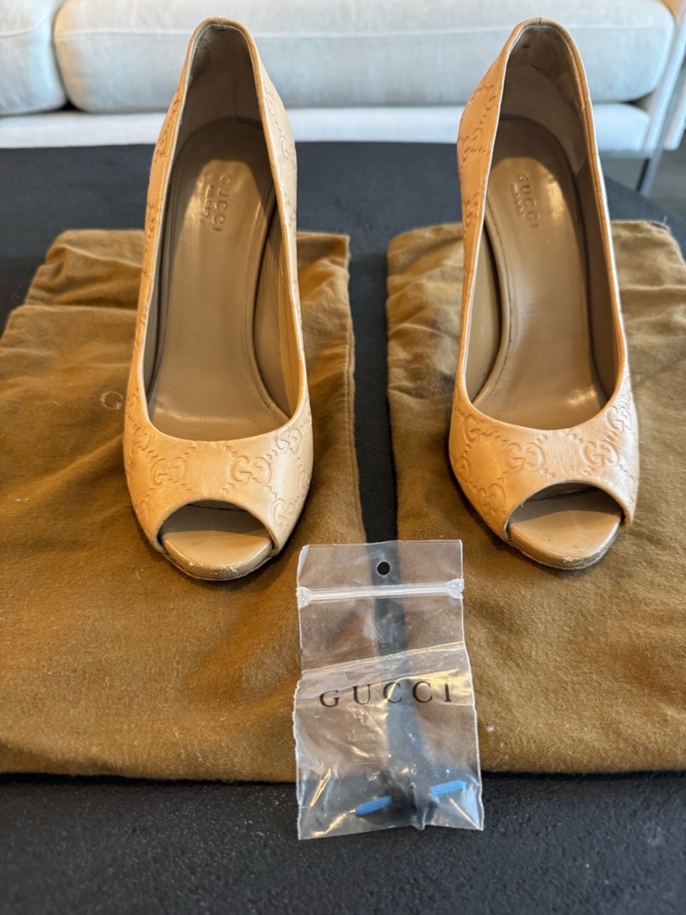 Gucci Beige Guccissima Leather Horsebit Peep-Toe Pumps Size 37